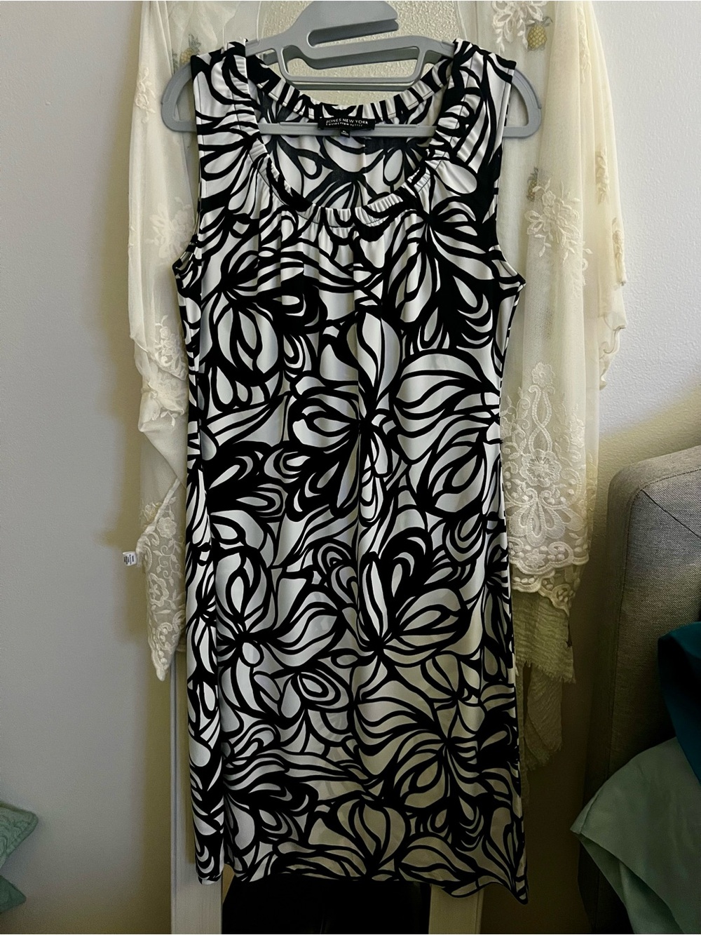 Jones New York Black and White Floral-Patterned Sleeveless Dress